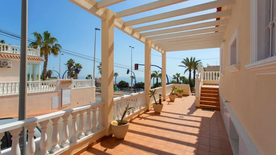 Villa de 180m² en Torrevieja, España No. 32417 № 24