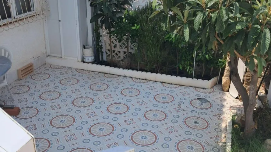 Bungalow de 2 dormitorios en Torrevieja, España No. 32444 № 2