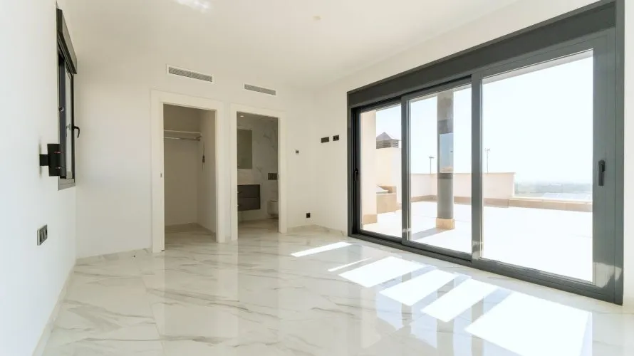 Villa de 210m² en San Miguel de Salinas, España No. 32425 № 17