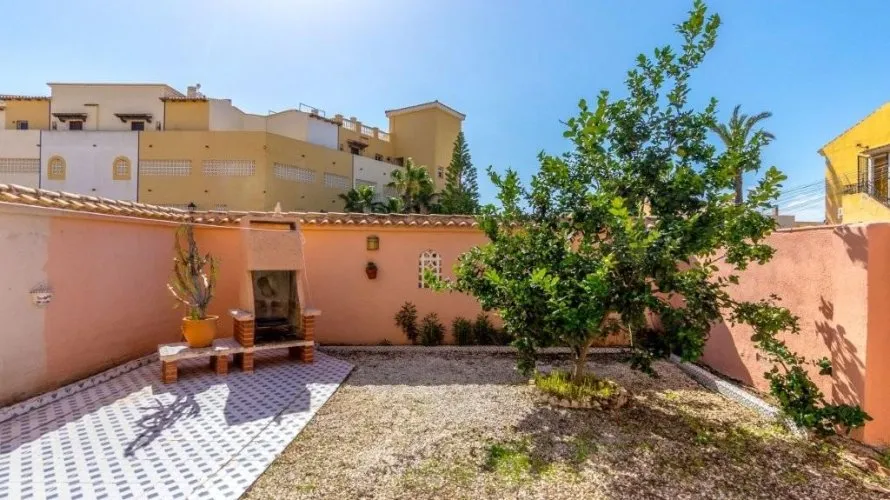 Bungalow de 1 dormitorio en Torrevieja, España No. 32463 № 2