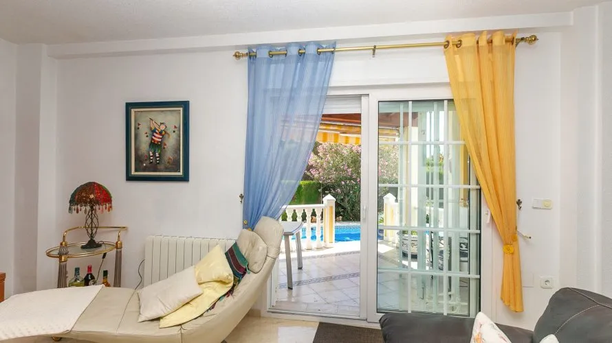Villa de 194m² en Alicante, España No. 32380 № 2