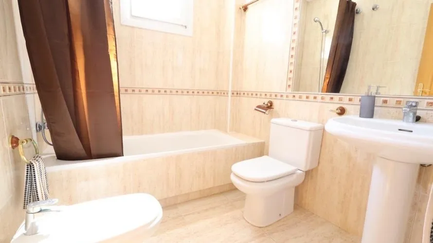 Сasa de 3 dormitorios en Cabo Roig, España No. 32393 № 17