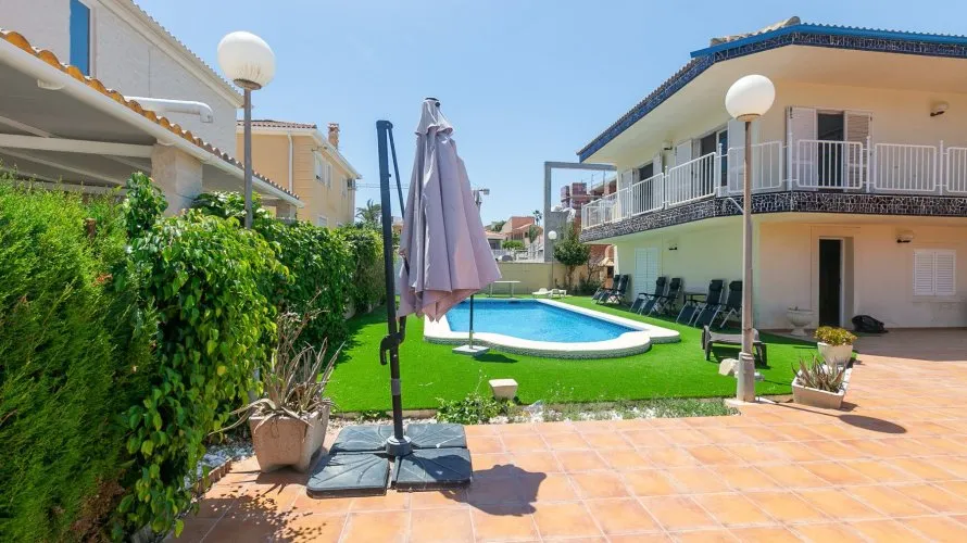 Villa de 293m² en La Zenia, España No. 32386 № 25