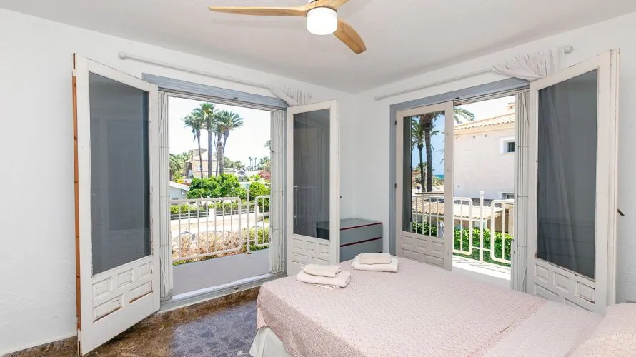 Villa de 293m² en La Zenia, España No. 32386