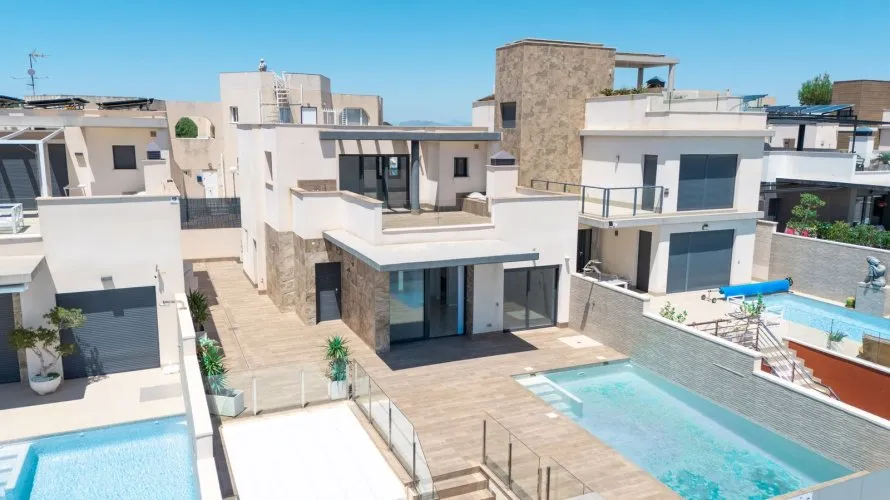 Villa de 210m² en San Miguel de Salinas, España No. 32425