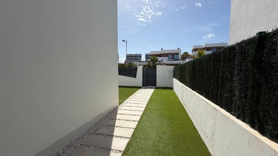 Сasa de 324m² en Finestrat, España No. 32394