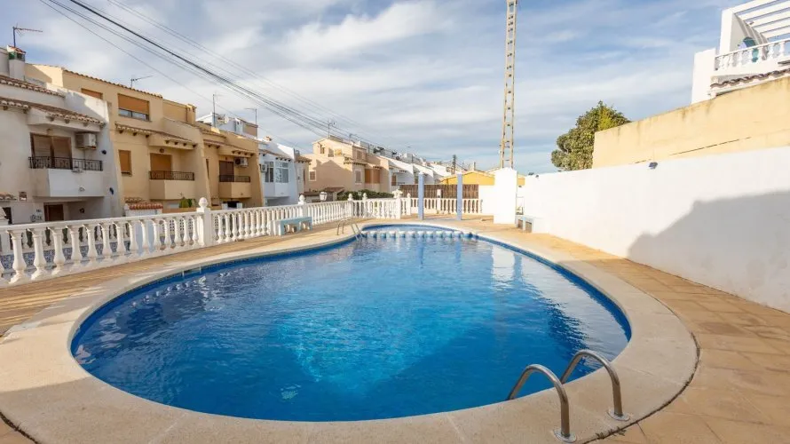 Сasa de 78m² en Torrevieja, España No. 32424