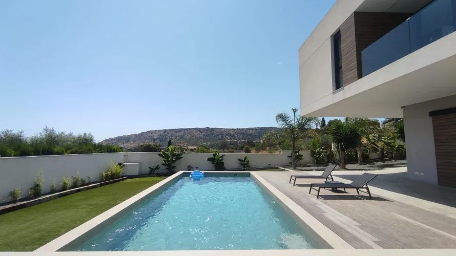 Villa de 5 dormitorios en Alicante, España No. 32428 № 26