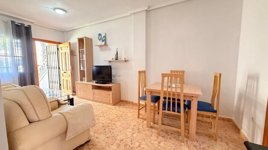 Bungalow de 2 dormitorios en Campoamor, España No. 32445 № 6