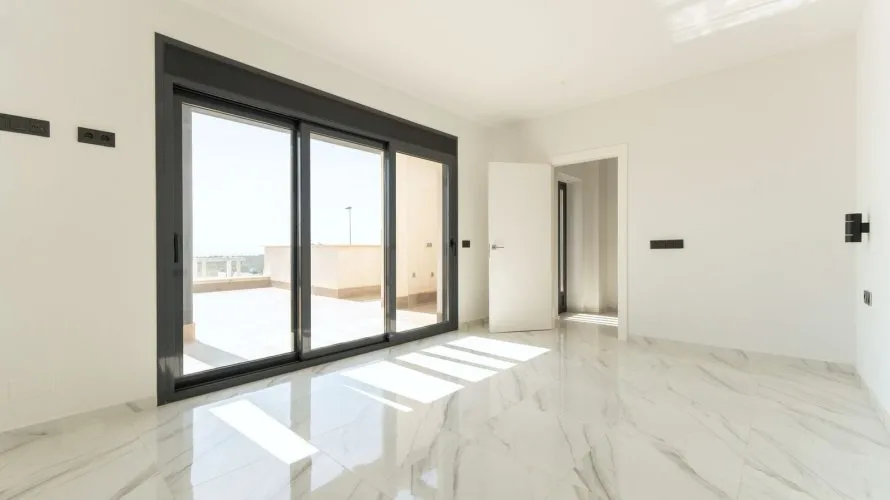 Villa de 210m² en San Miguel de Salinas, España No. 32425 № 16