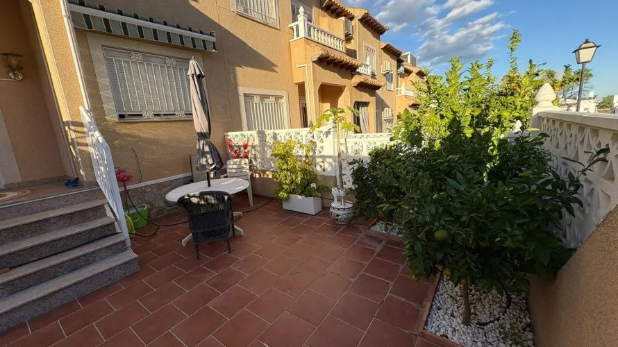 Сasa de 2 dormitorios en Alicante, España No. 32448 № 28