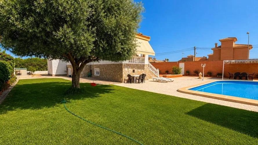 Villa de 200m² en Torrevieja, España No. 32504 № 5