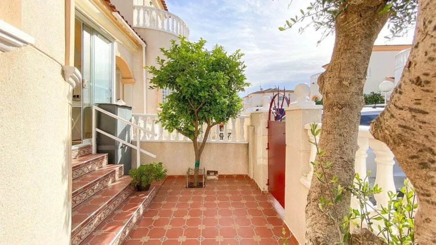 Сasa de 3 dormitorios en Torrevieja, España No. 32536 № 7