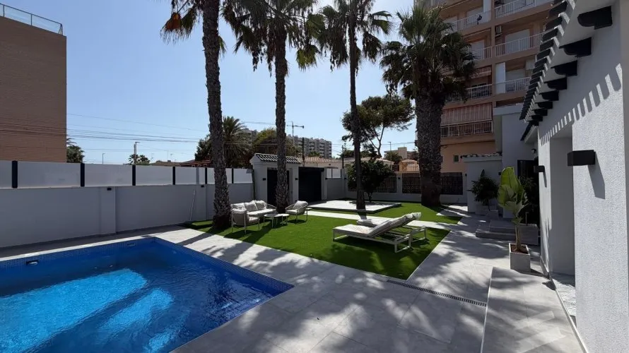Villa de 4 dormitorios en Torrevieja, España No. 32517 № 13