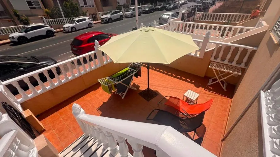 Bungalow de 2 dormitorios en Torrevieja, España No. 32509 № 2