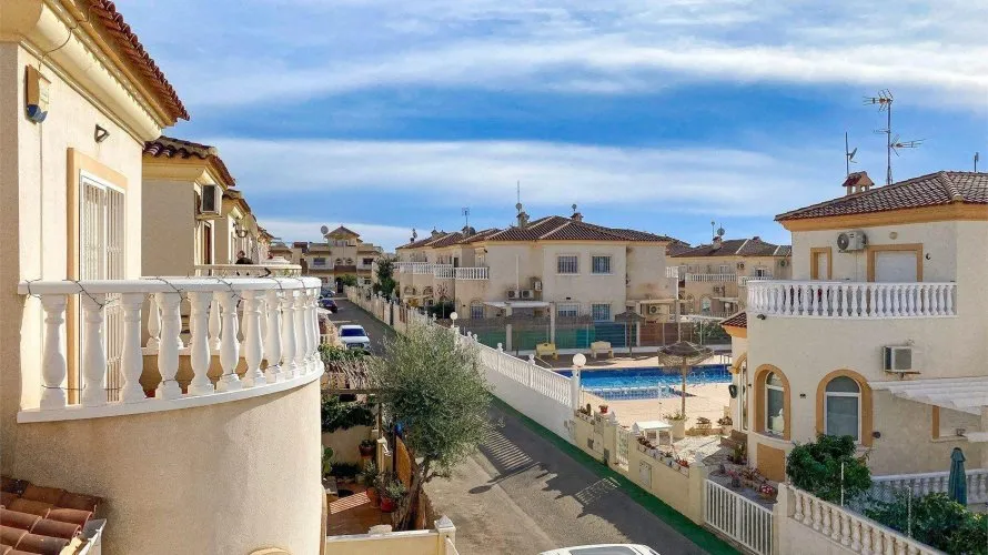 Сasa de 3 dormitorios en Torrevieja, España No. 32536 № 19