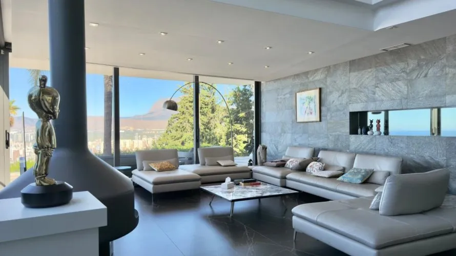 Villa de 5 dormitorios en Benidorm, España No. 32608 № 1