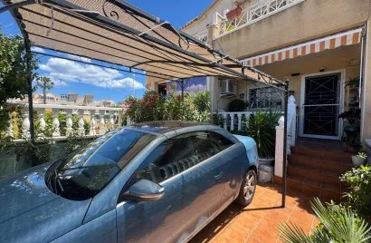 Сasa de 2 dormitorios en Torrevieja, España No. 32542