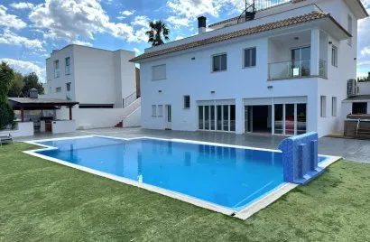 Сasa de 4 dormitorios en Totana, España No. 32554