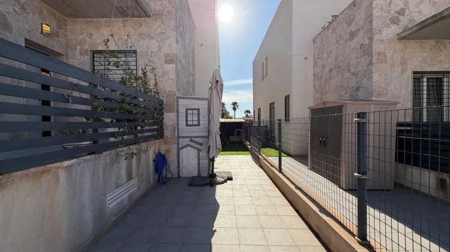 Сasa de 3 dormitorios en Torrevieja, España No. 32600 № 25