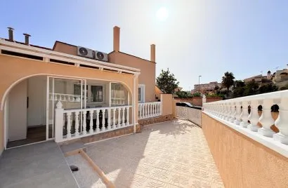Сasa de 2 dormitorios en Torrevieja, España No. 32546