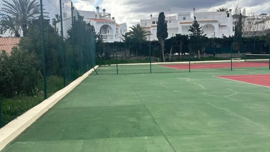Bungalow de 2 dormitorios en Torrevieja, España No. 32553