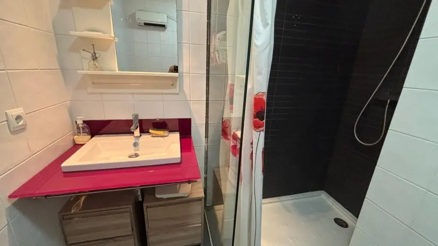 Сasa de 2 dormitorios en Alicante, España No. 32539 № 1