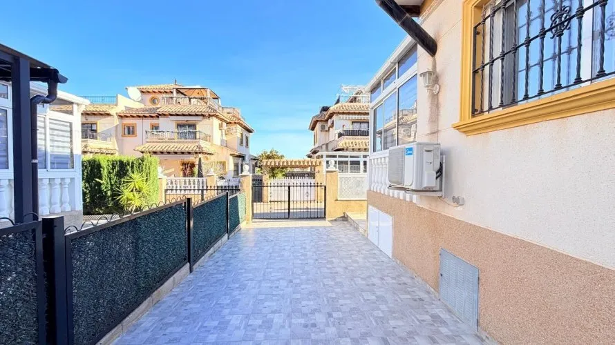 Сasa de 2 dormitorios en Campoamor, España No. 32543 № 22
