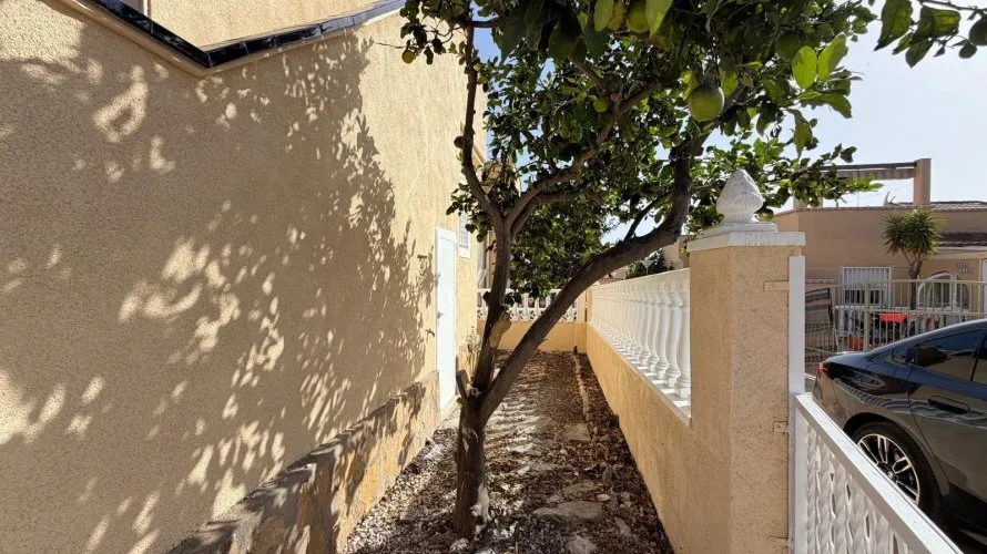 Сasa de 2 dormitorios en Torrevieja, España No. 32546 № 25
