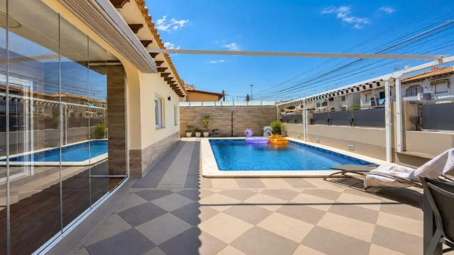 Сasa de 5 dormitorios en Los Balcones, España No. 32607 № 28