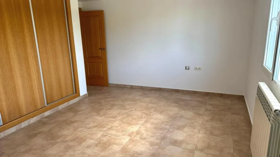 Сasa de 4 dormitorios en Totana, España No. 32554