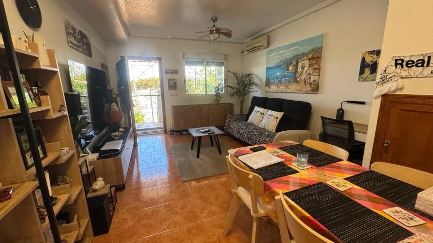 Сasa de 2 dormitorios en Torrevieja, España No. 32542 № 23