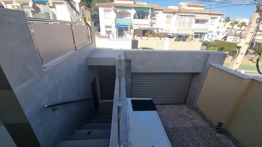 Villa de 4 dormitorios en Los Balcones, España No. 32574 № 20
