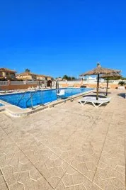 Bungalow de 65m² en Torrevieja, España No. 32651