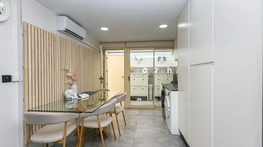 Сasa de 94m² en Mil Palmeras, España No. 32648