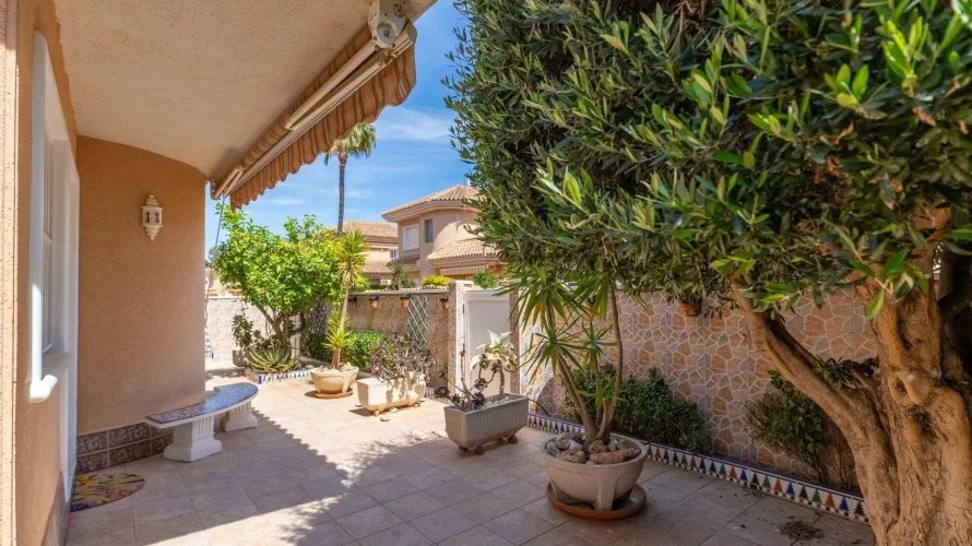 Villa de 3 chambres à Torrevieja, Spain No. 31250 № 8