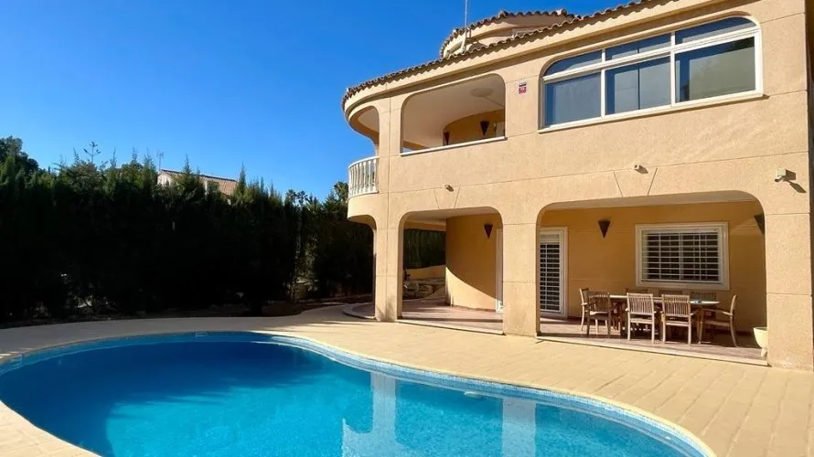 Villa de 4 chambres à Torrevieja, Spain No. 30690 № 2