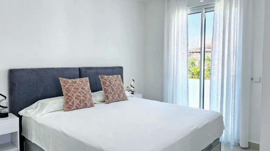 Villa de 6 chambres à Cortes (San Pedro De Alcantara), Spain No. 31124 № 3