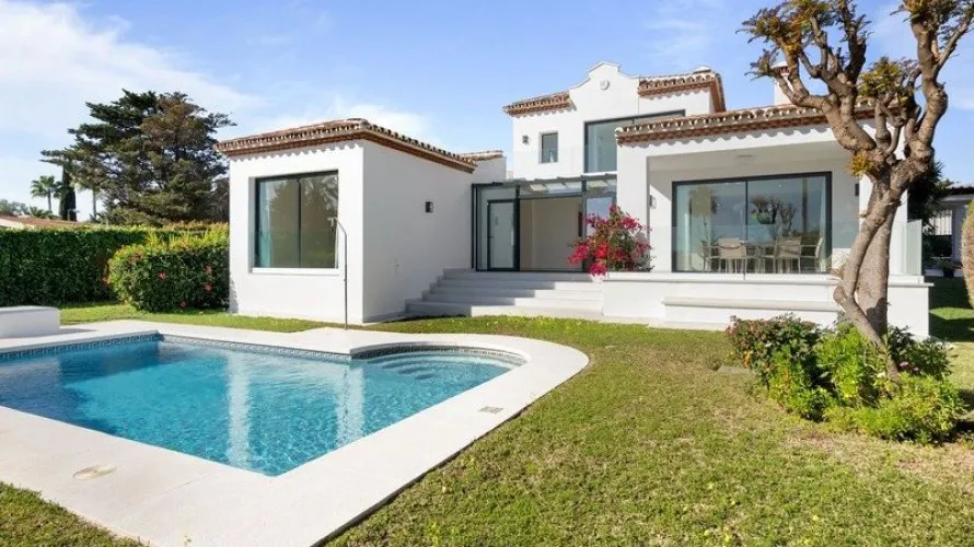 Villa de 4 chambres à Marbella, Spain No. 31052