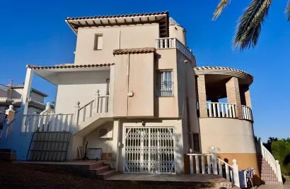 Villa de 3 chambres à Alicante, Spain No. 31114