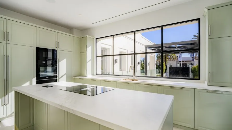 Villa de 4 chambres à Nueva Andalucia, Spain No. 30545 № 5