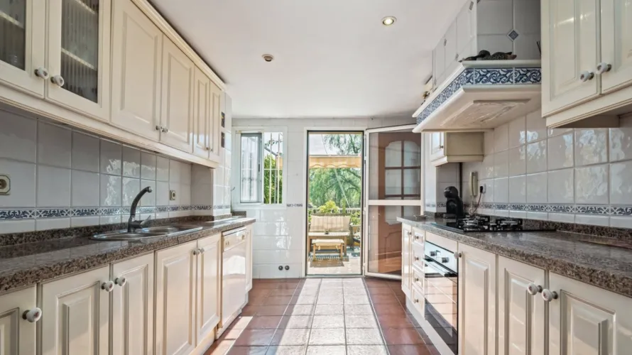 House de 4 chambres à Malaga, Spain No. 31079 № 15