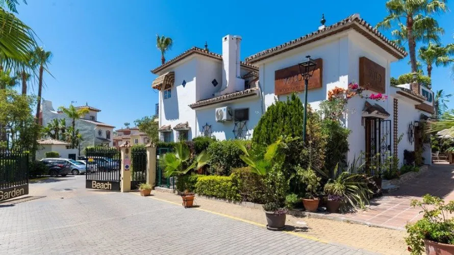 Townhouse de 3 chambres à Estepona, Spain No. 30756 № 2