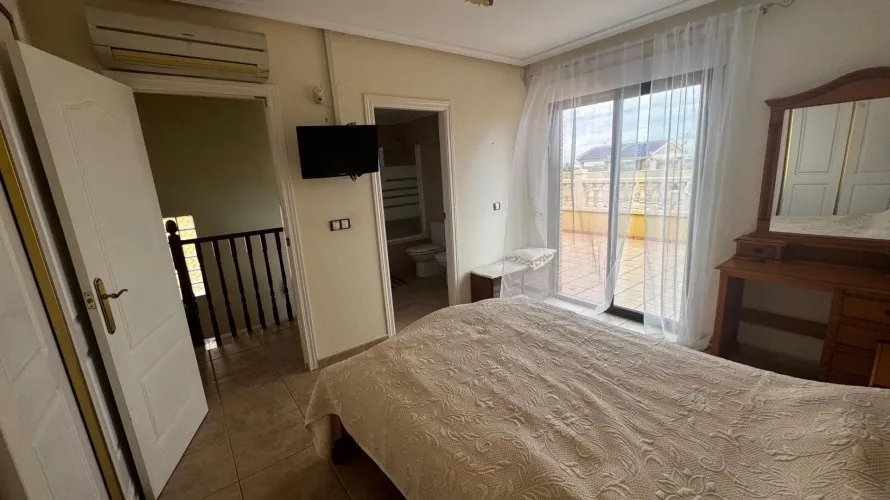 Villa de 223m² à Torrevieja, Spain No. 31176 № 7