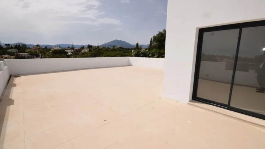 Villa de 4 chambres à Nueva Andalucia, Spain No. 31053 № 27