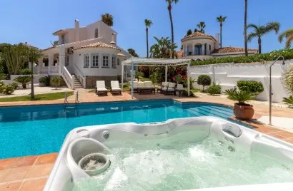 Villa de 5 chambres à Estepona, Spain No. 30516