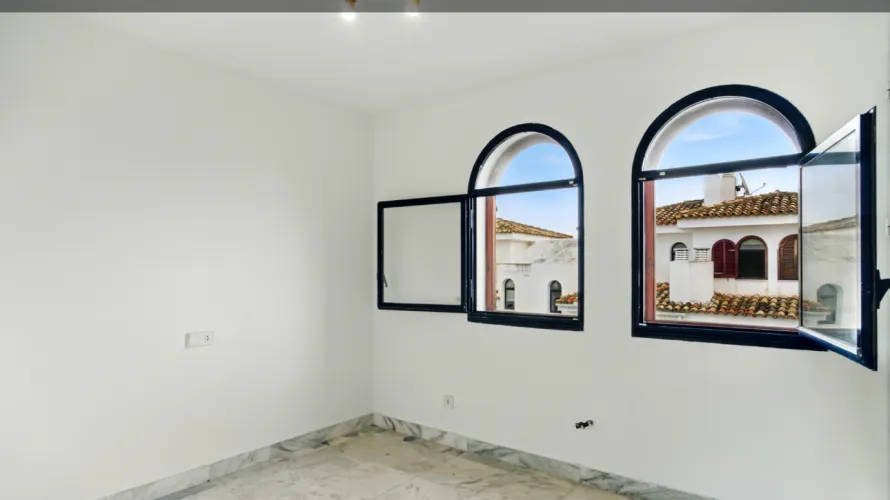 Townhouse de 3 chambres à Estepona, Spain No. 31065 № 19