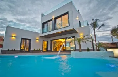 Villa de Studio à La Zenia, Spain No. 30785