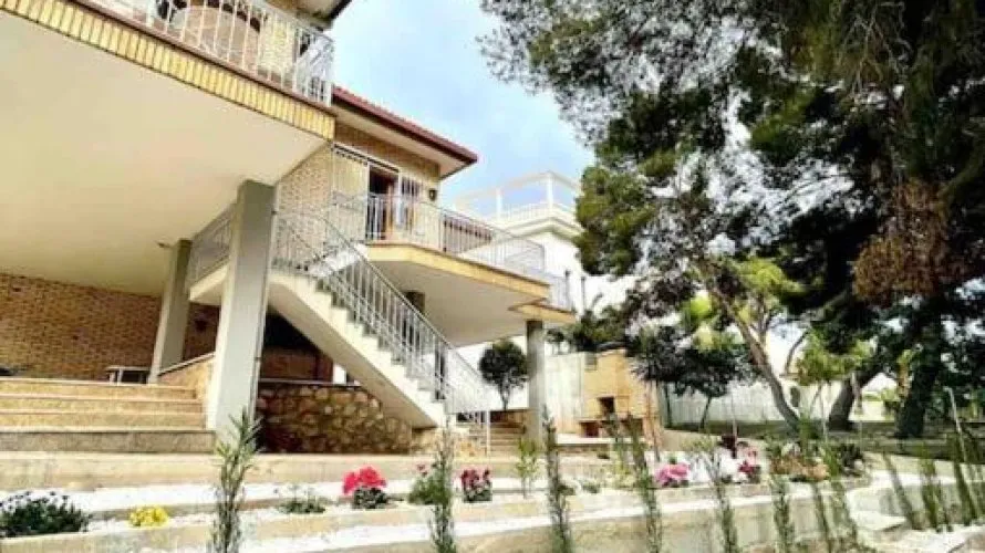 Villa de 4 chambres à Campoamor, Spain No. 30979 № 1