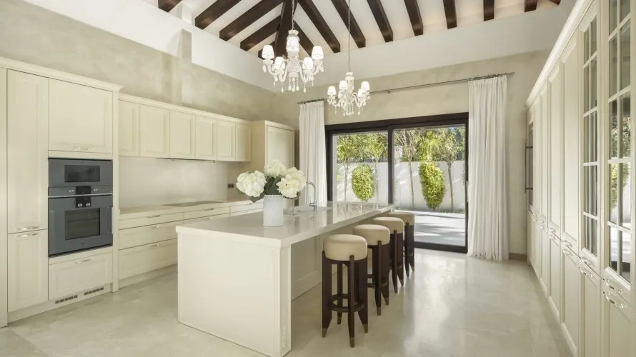 Villa de 6 chambres à Nueva Andalucia, Spain No. 30583 № 4